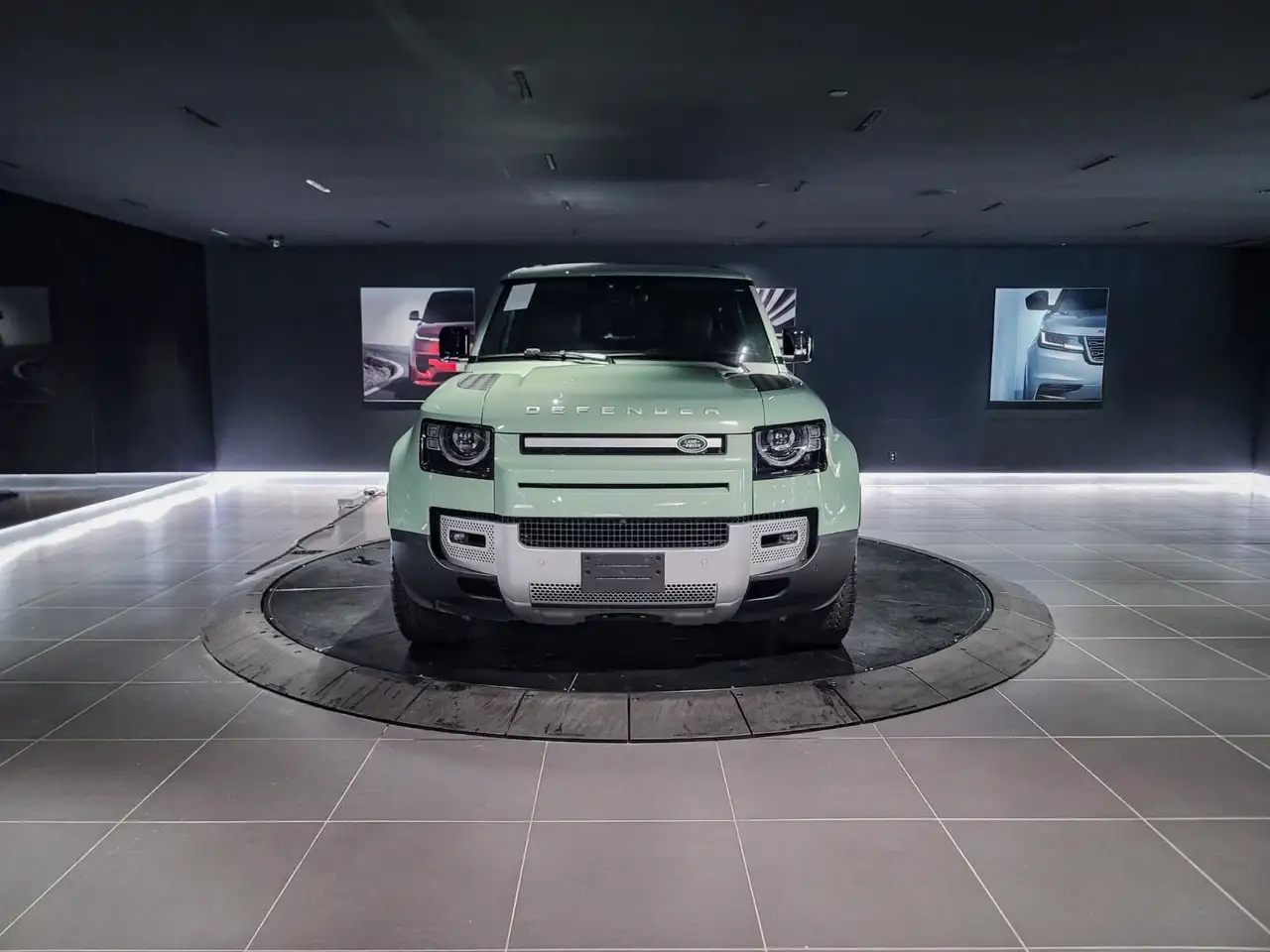 Land Rover Defender снимка Land Rover Defender