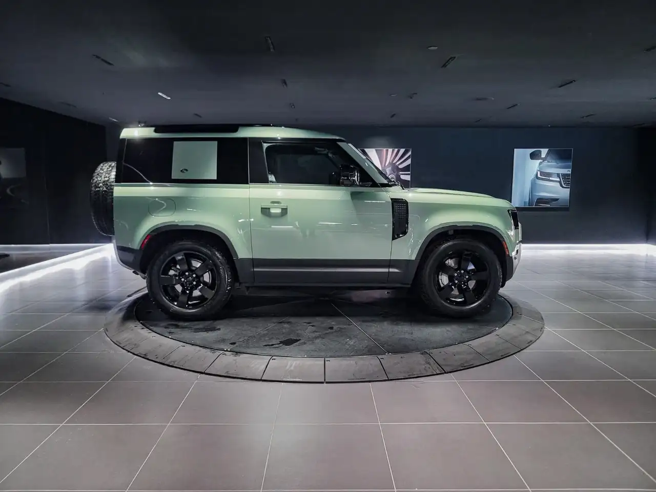 Land Rover Defender снимка Land Rover Defender