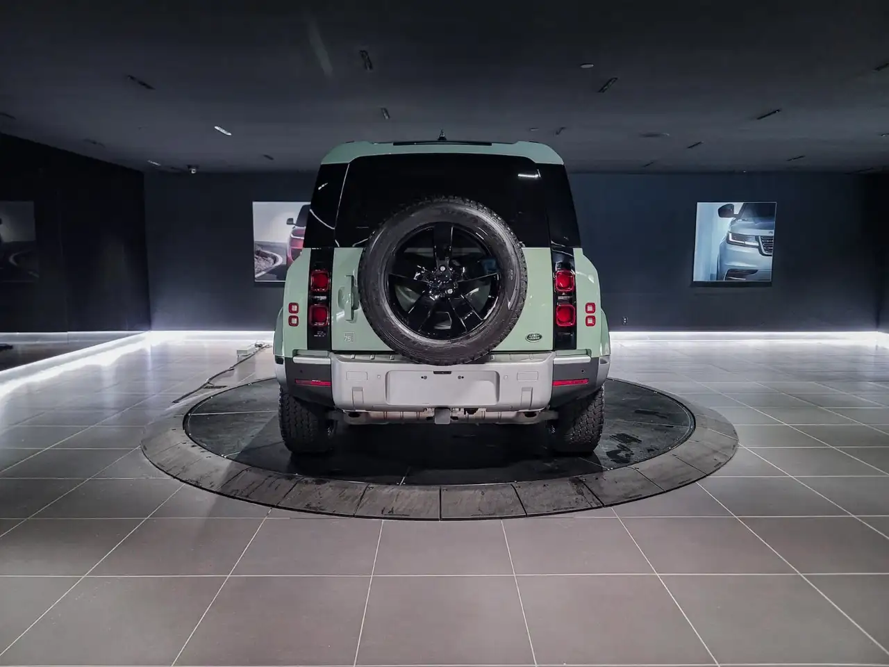 Land Rover Defender снимка Land Rover Defender