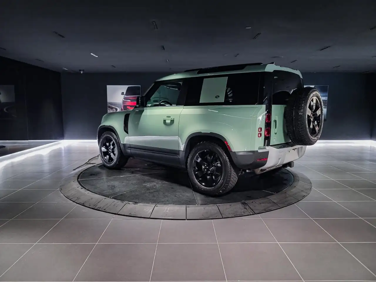 Land Rover Defender снимка Land Rover Defender