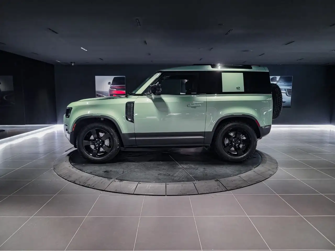 Land Rover Defender снимка Land Rover Defender