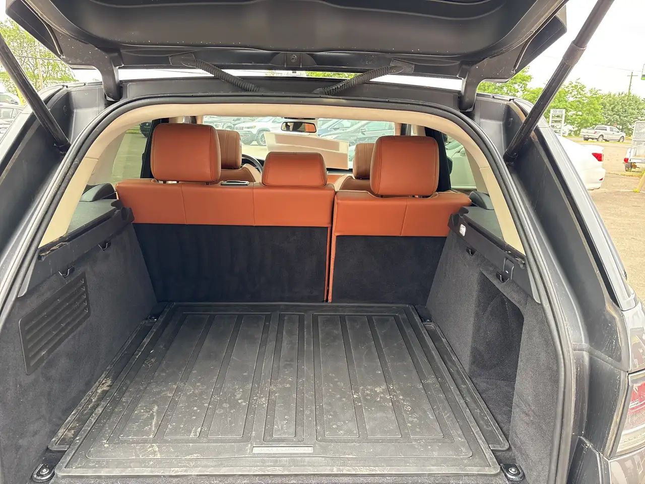 Land Rover Range Rover Sport снимка Land Rover Range Rover Sport