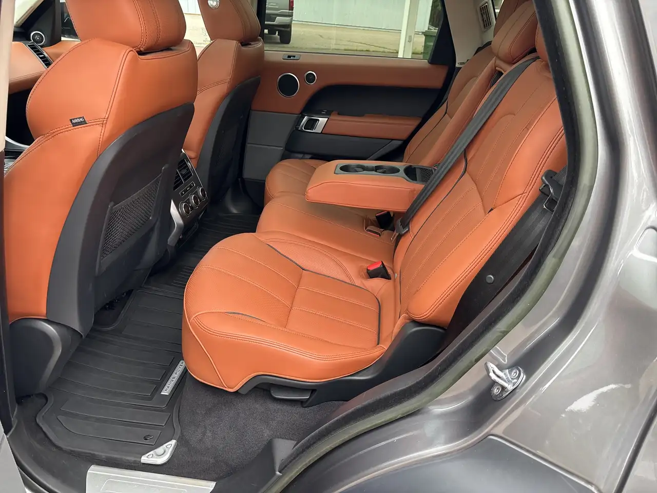 Land Rover Range Rover Sport снимка Land Rover Range Rover Sport