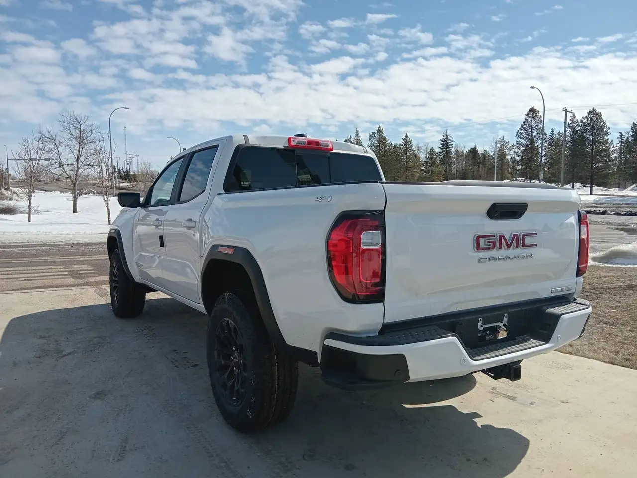 GMC Canyon снимка GMC Canyon