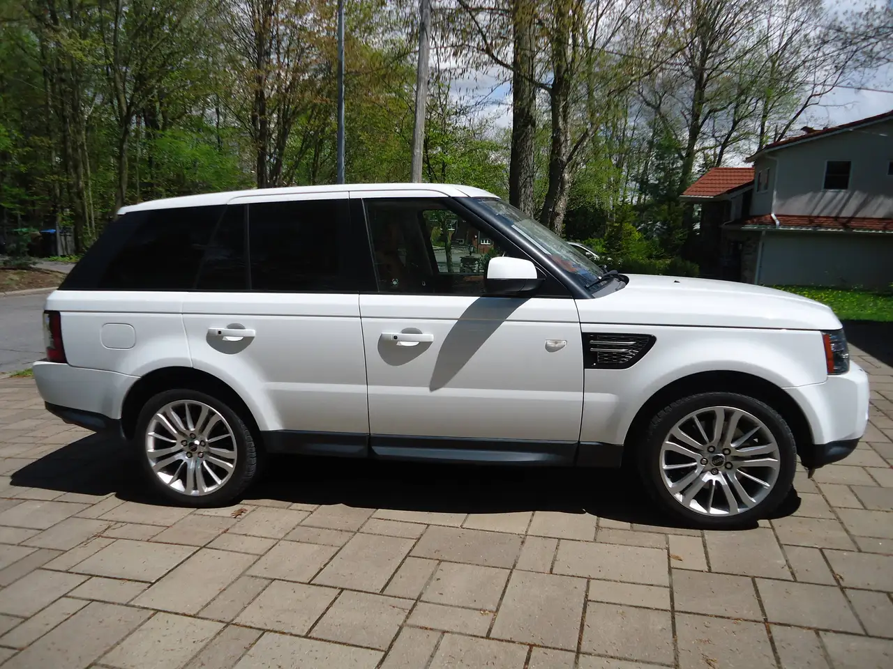 Land Rover Range Rover Sport photo Land Rover Range Rover Sport