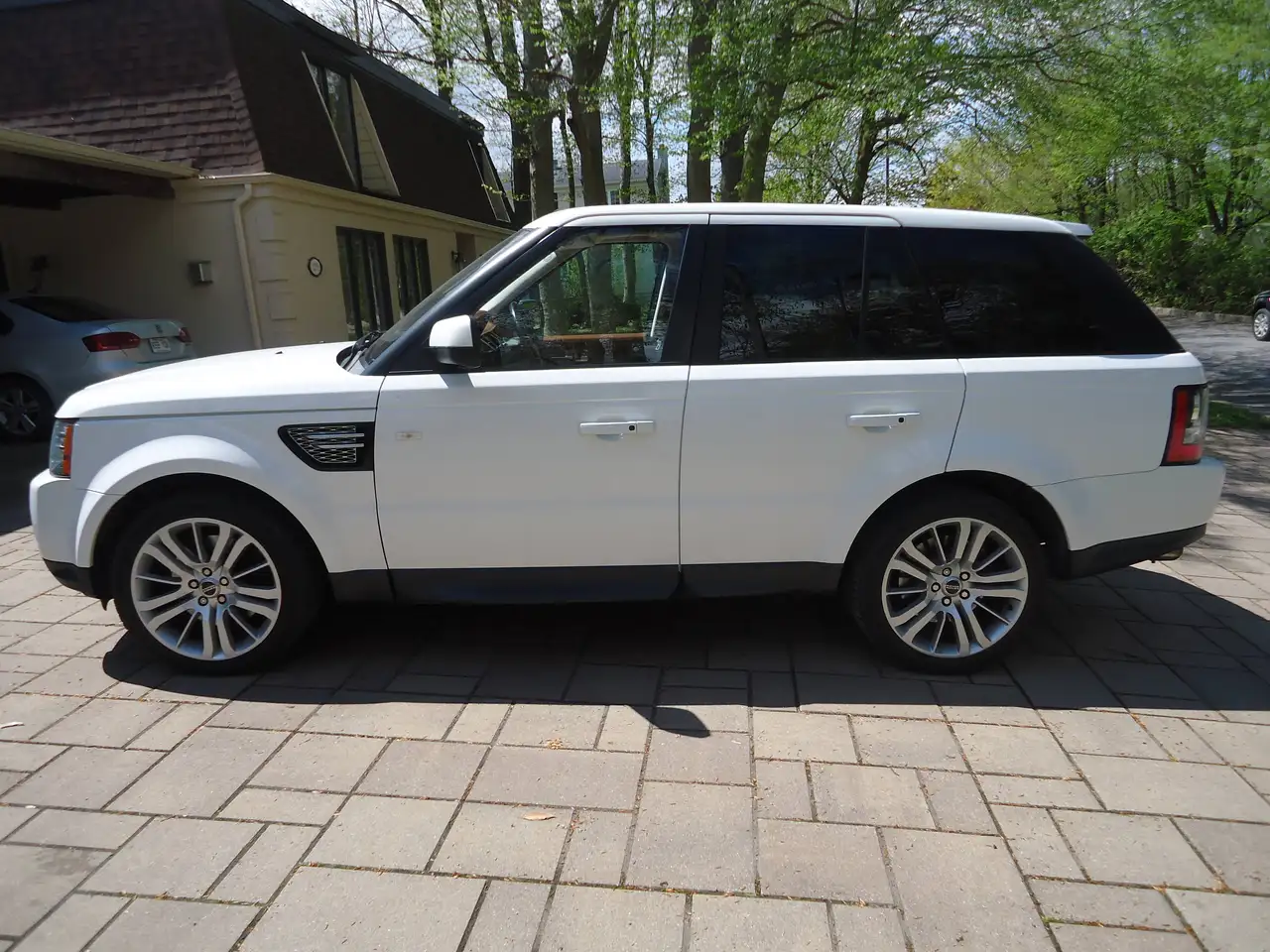 Land Rover Range Rover Sport photo Land Rover Range Rover Sport