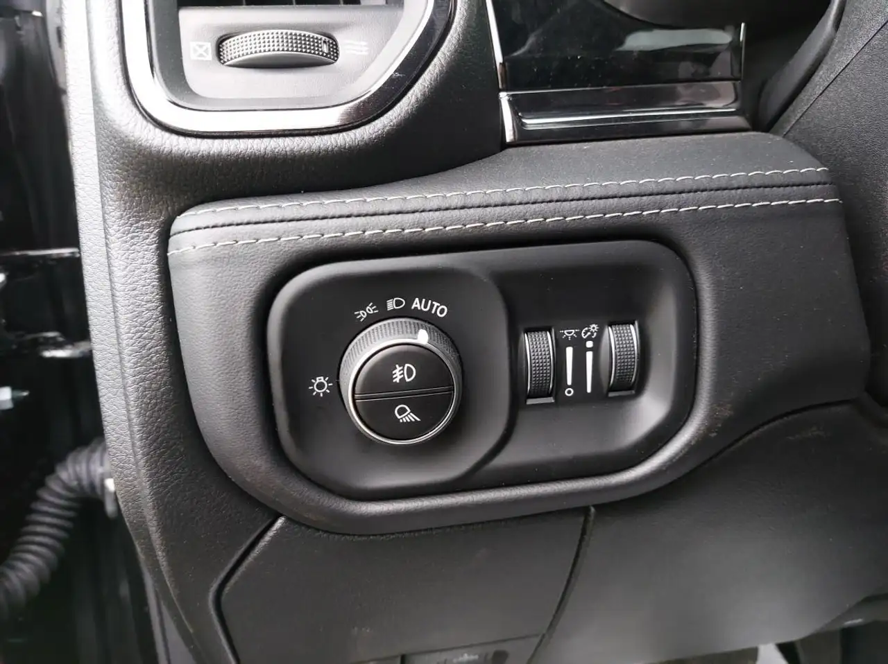 RAM 3500 снимка RAM 3500