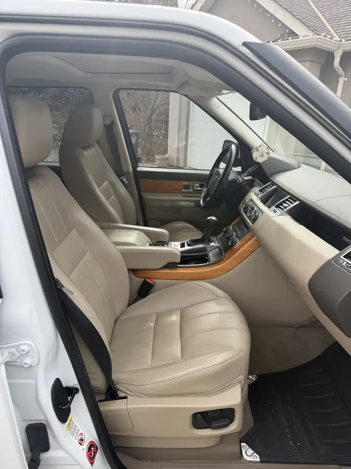 Land Rover Range Rover Sport снимка Land Rover Range Rover Sport