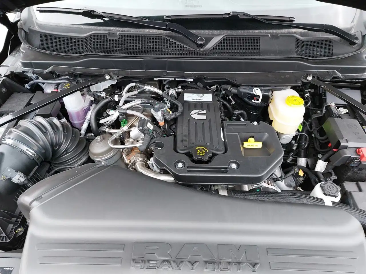 RAM 3500 снимка RAM 3500