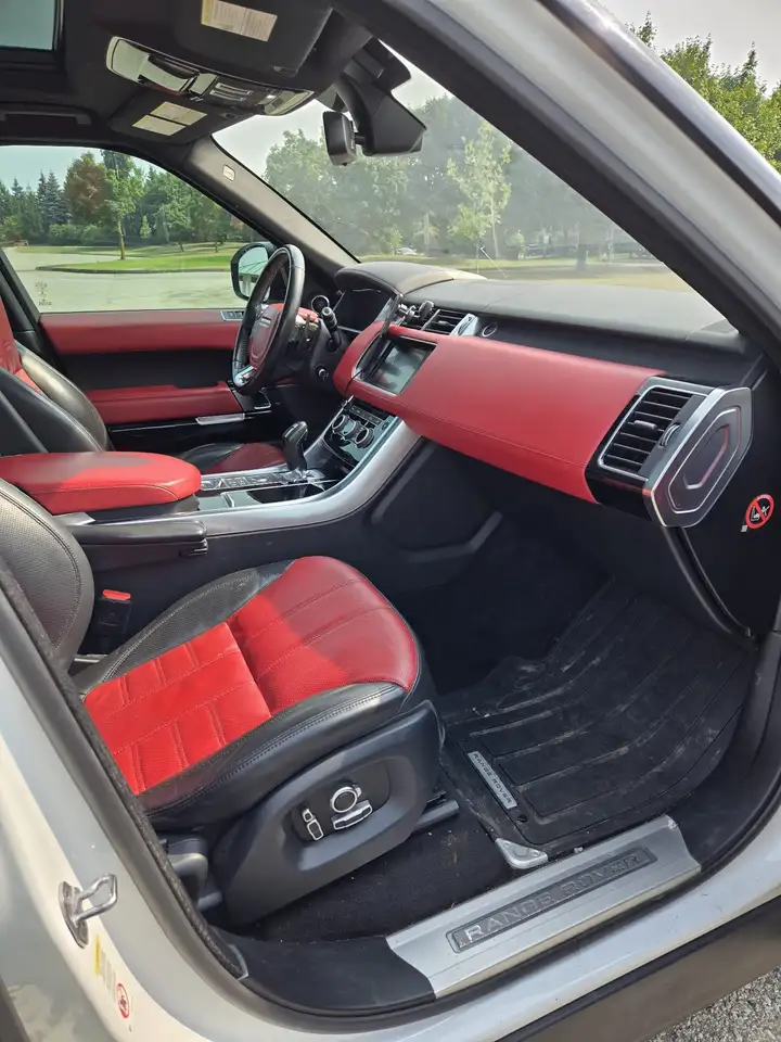 Land Rover Range Rover Sport снимка Land Rover Range Rover Sport