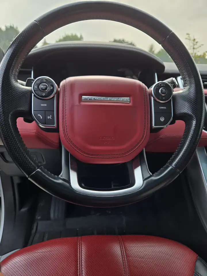 Land Rover Range Rover Sport снимка Land Rover Range Rover Sport