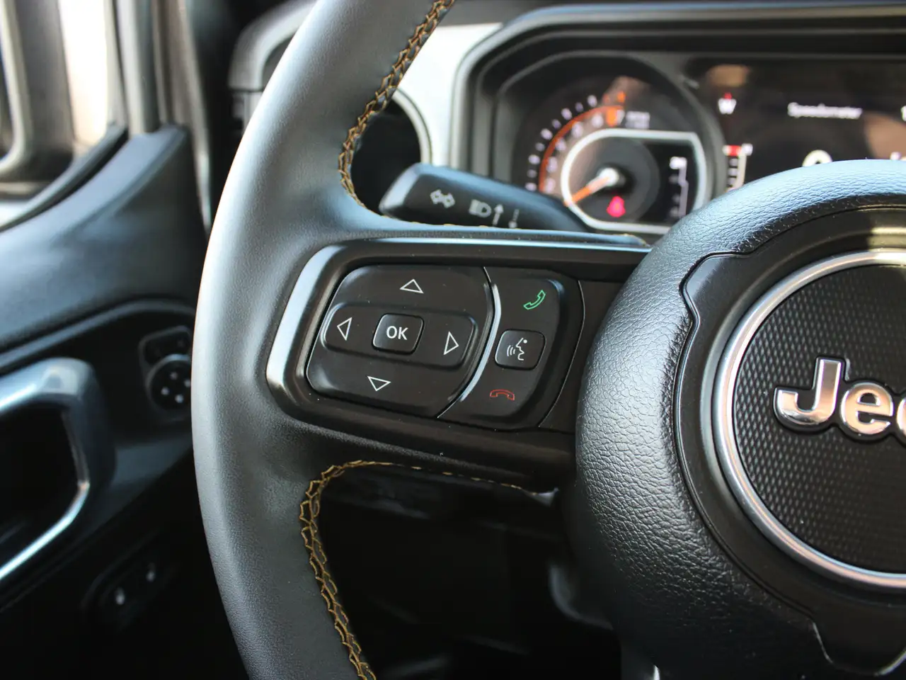 Jeep Gladiator photo Jeep Gladiator