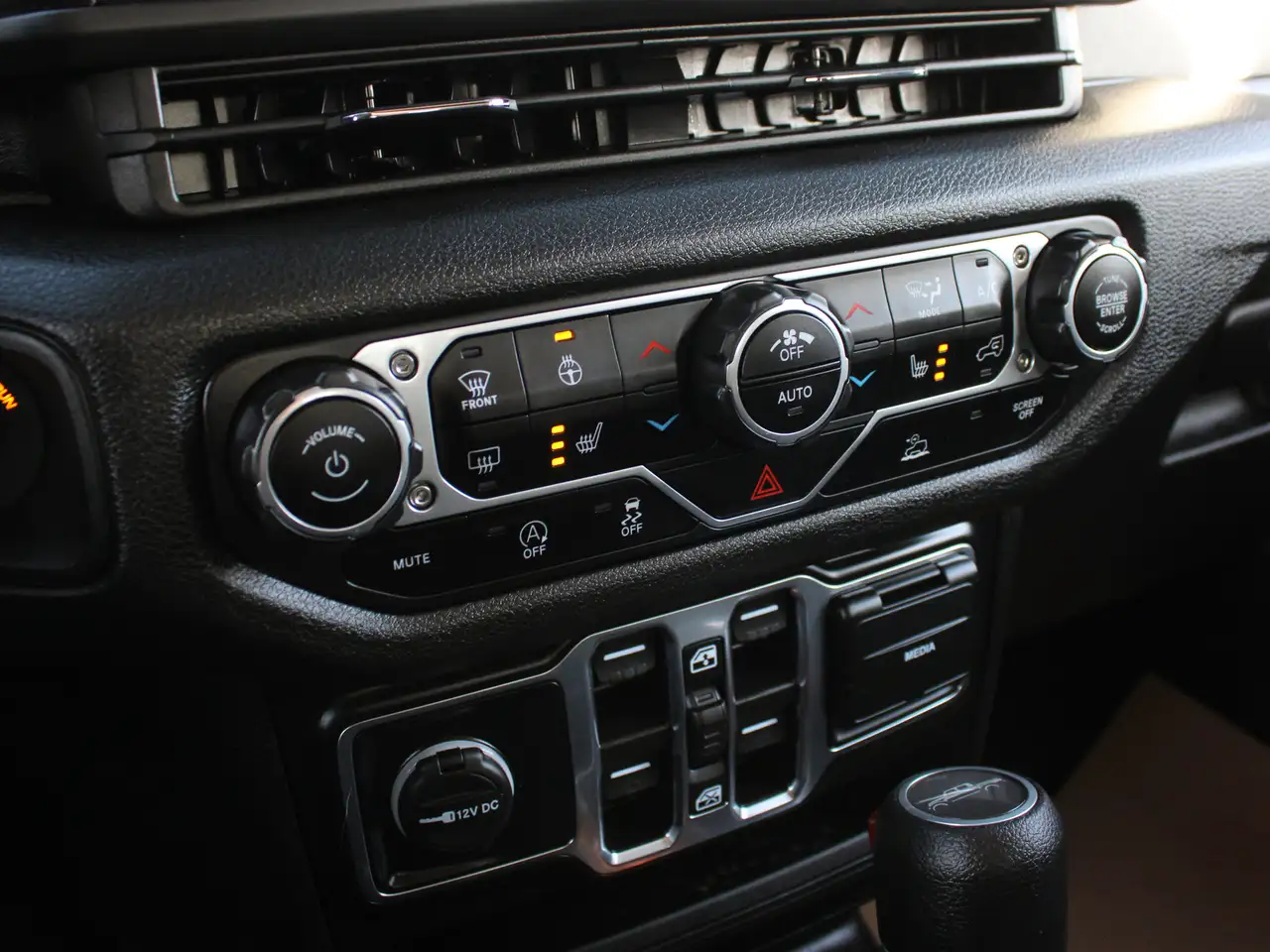 Jeep Gladiator photo Jeep Gladiator