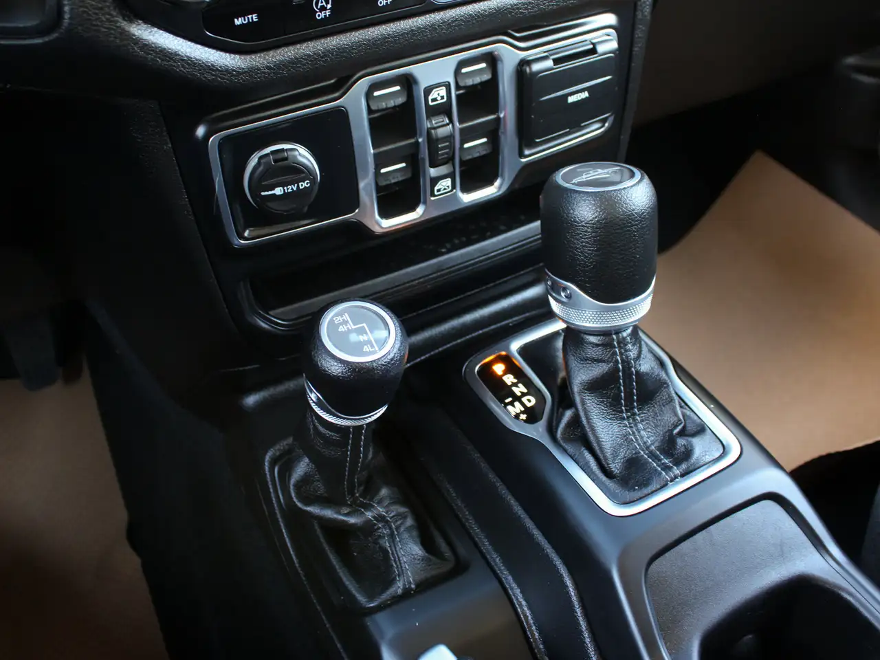 Jeep Gladiator photo Jeep Gladiator