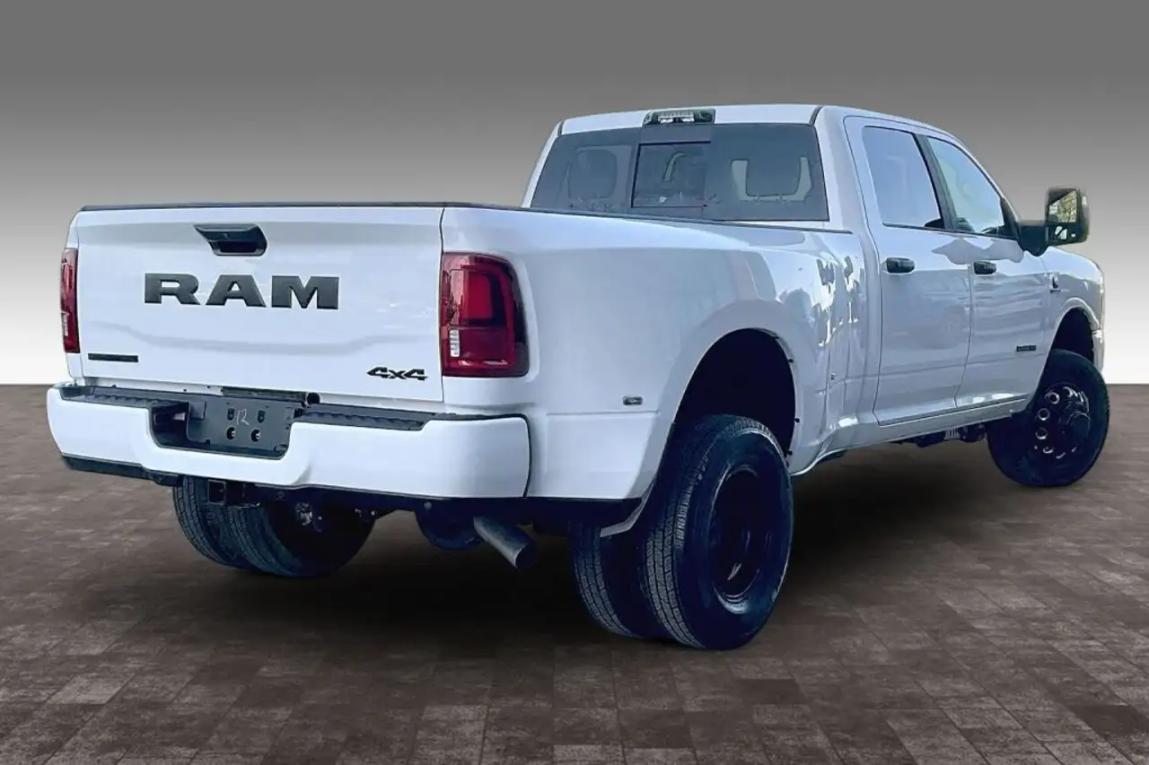 RAM 3500 снимка RAM 3500