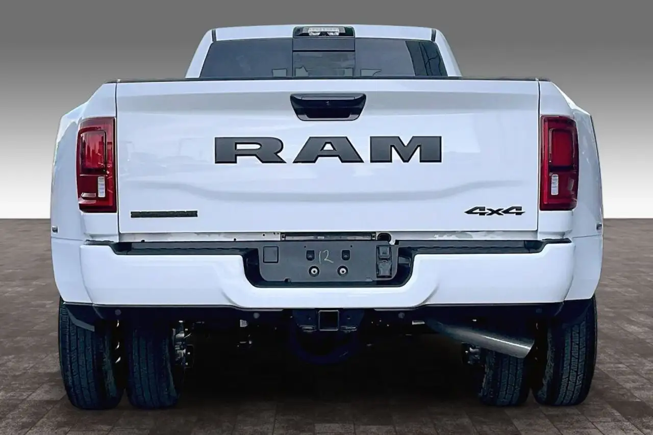 RAM 3500 снимка RAM 3500