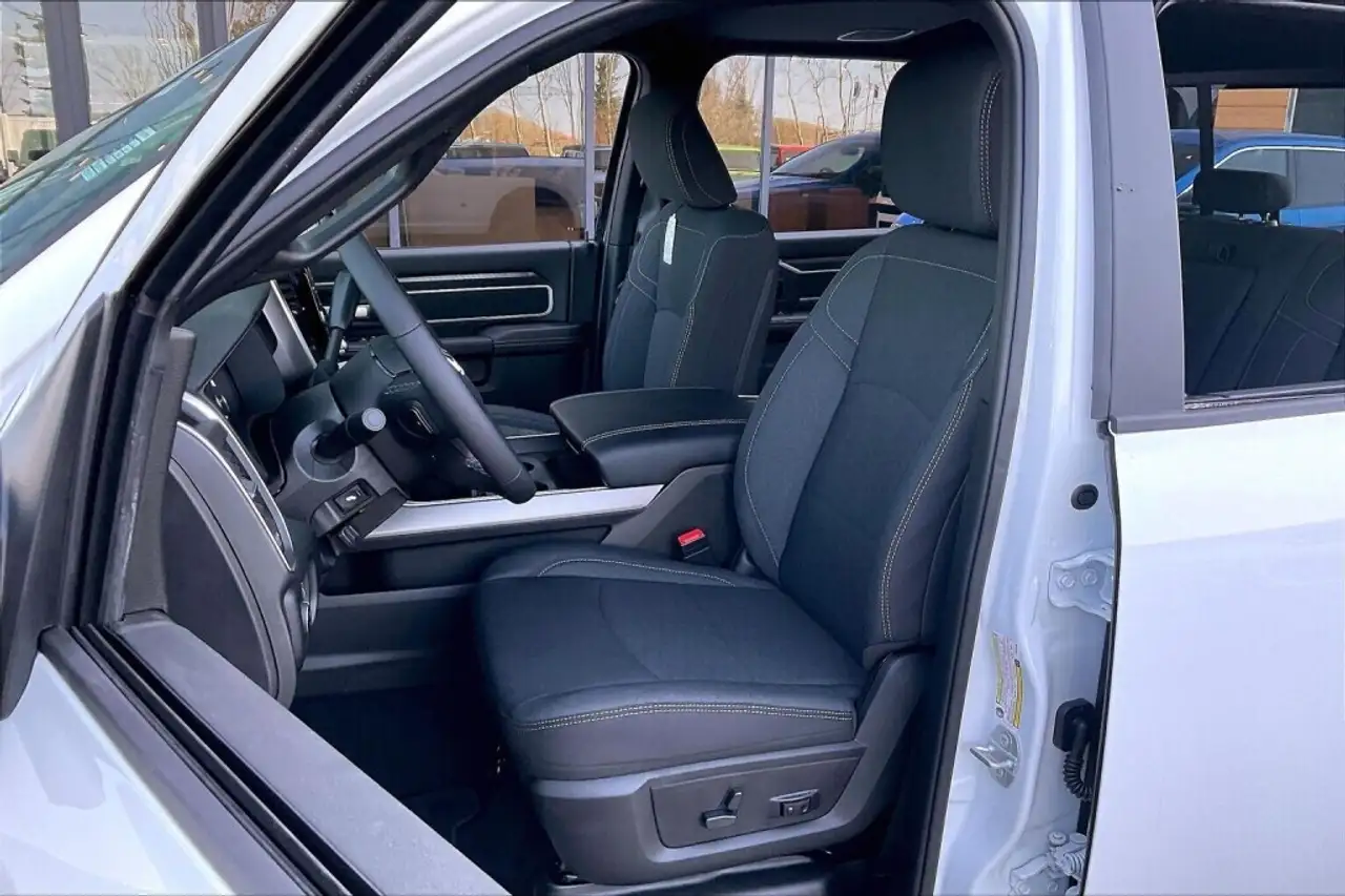RAM 3500 снимка RAM 3500