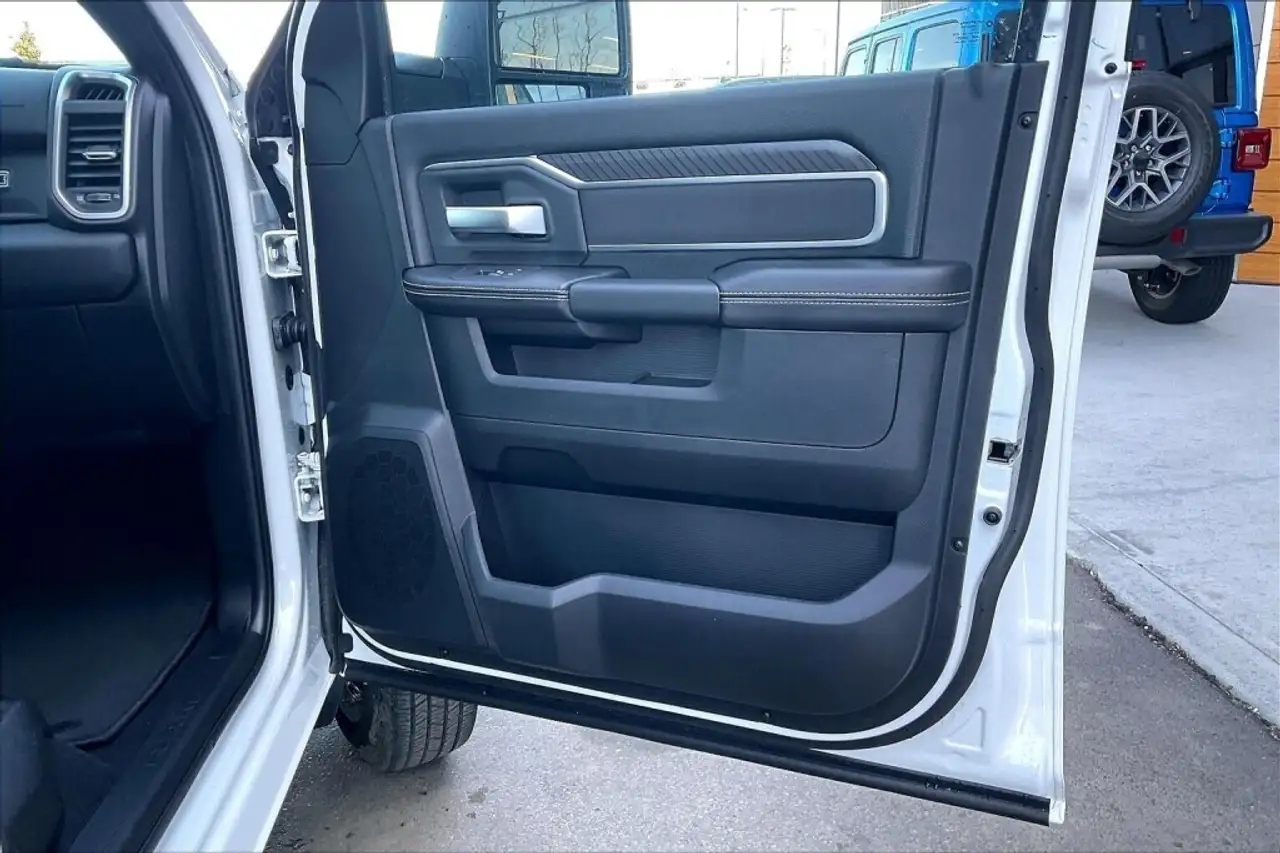 RAM 3500 снимка RAM 3500