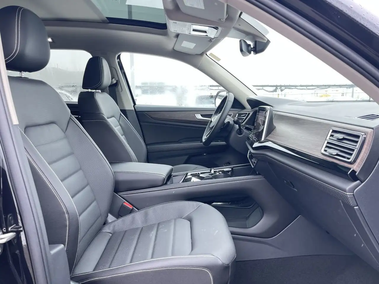 Volkswagen Atlas снимка Volkswagen Atlas