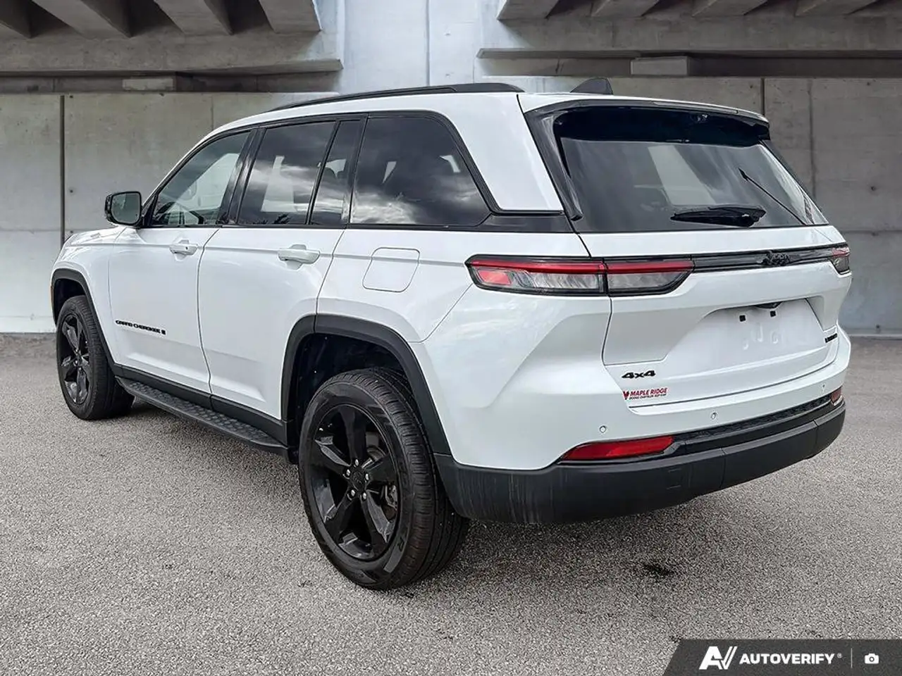Jeep Grand Cherokee снимка Jeep Grand Cherokee