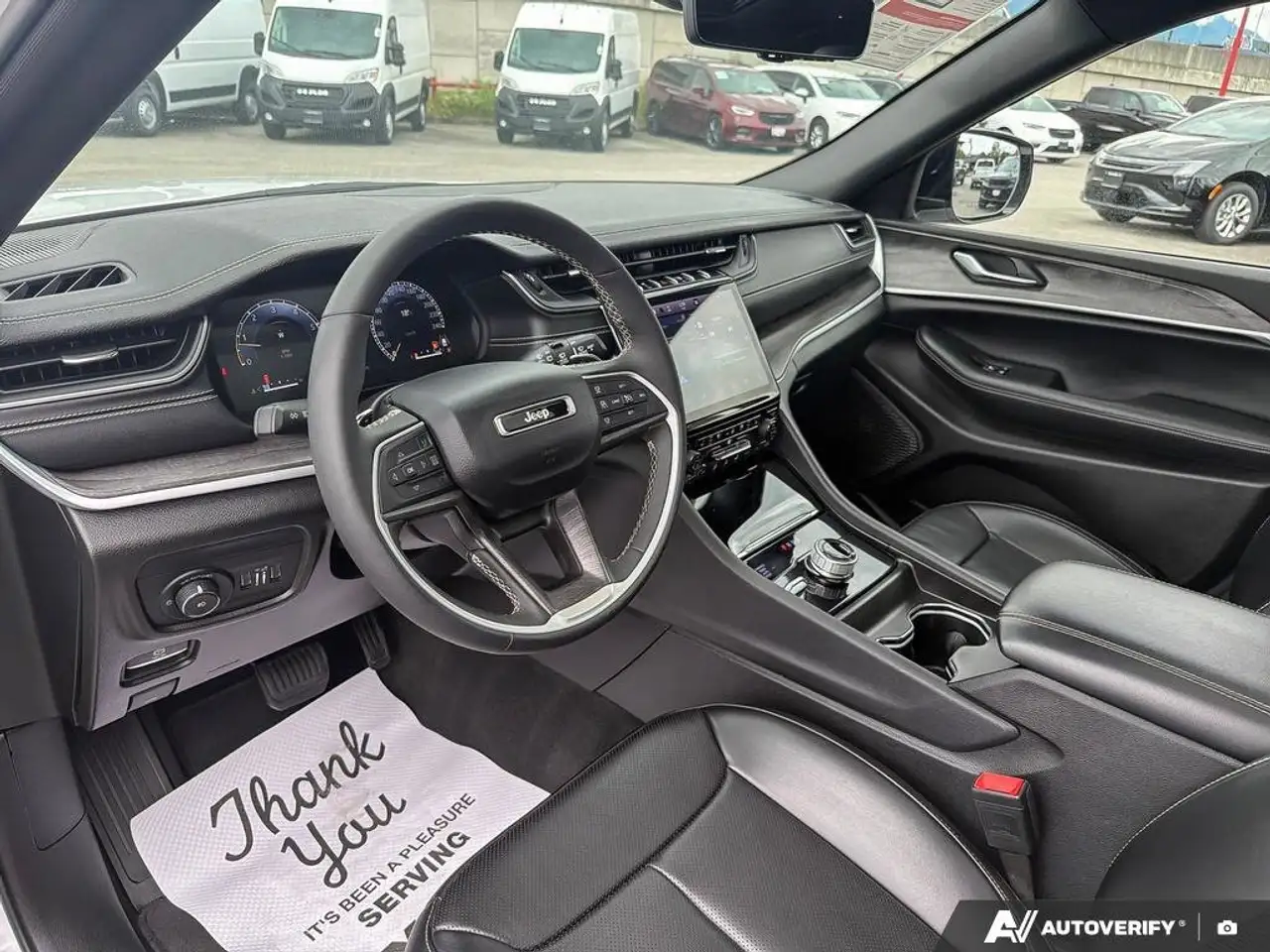 Jeep Grand Cherokee снимка Jeep Grand Cherokee
