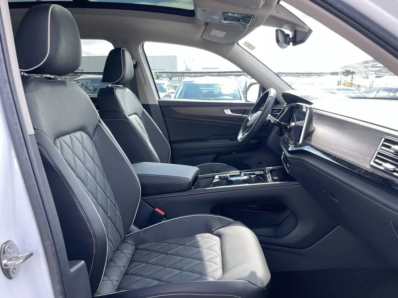 Volkswagen Atlas снимка Volkswagen Atlas