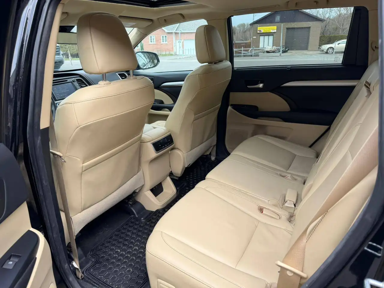 Toyota Highlander photo Toyota Highlander