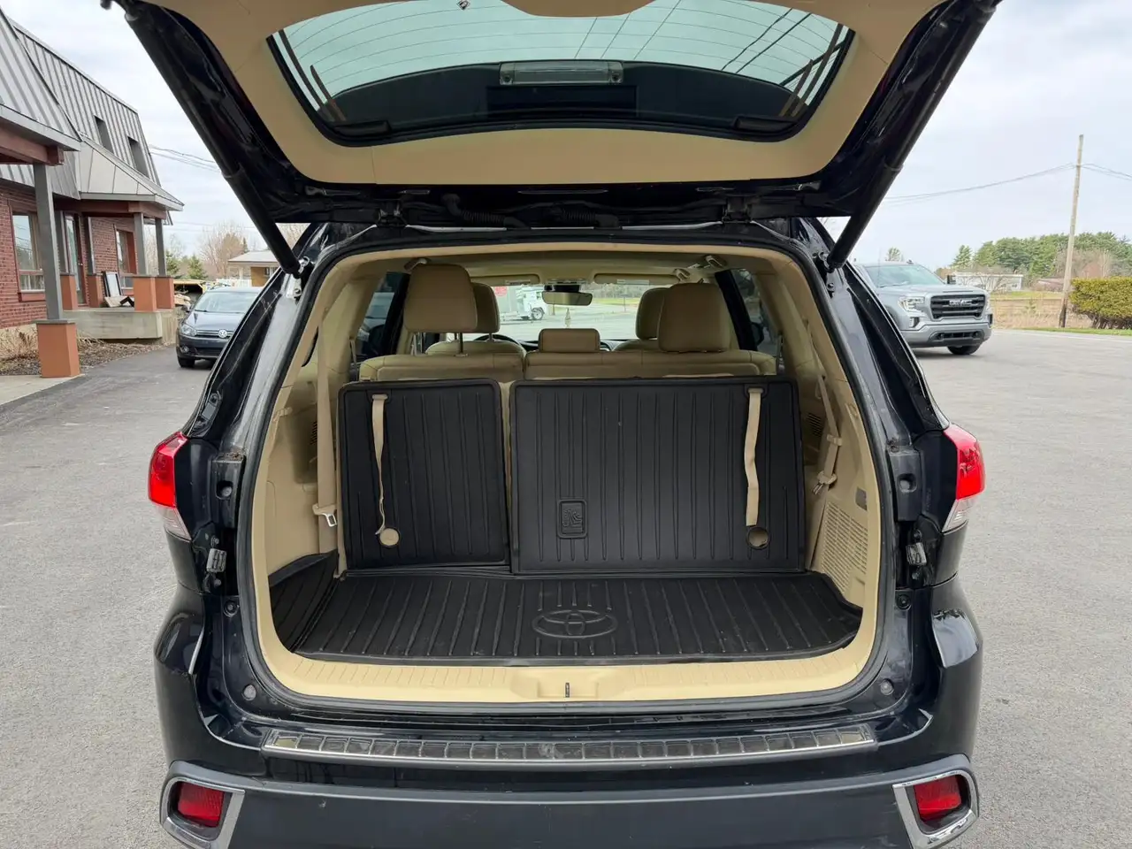 Toyota Highlander photo Toyota Highlander