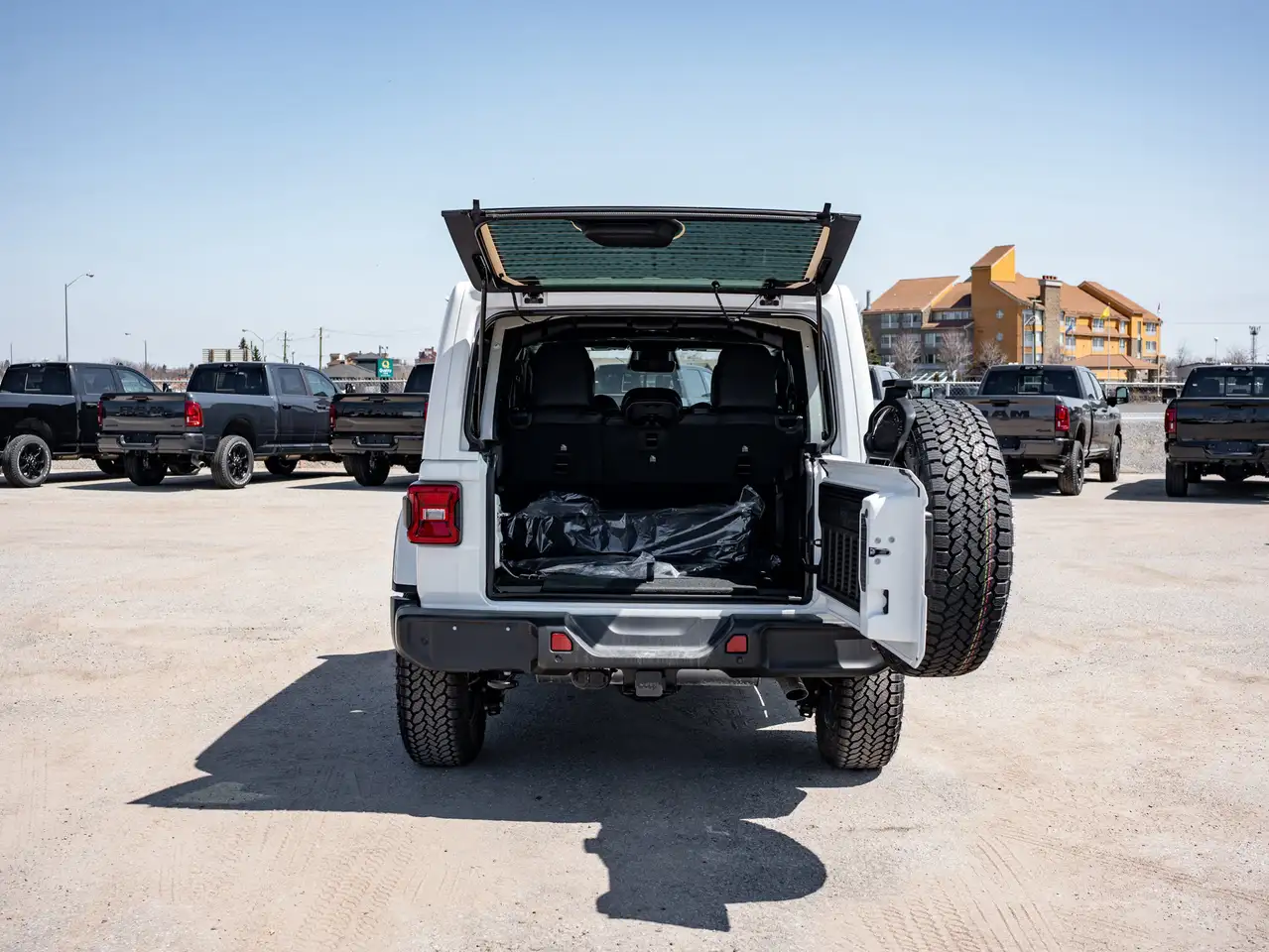 Jeep Wrangler photo Jeep Wrangler