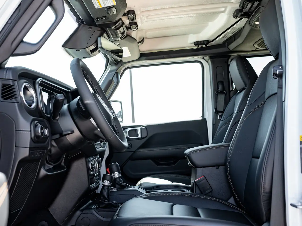Jeep Wrangler photo Jeep Wrangler