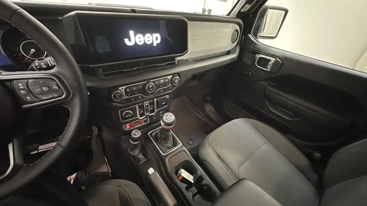Jeep Wrangler снимка Jeep Wrangler