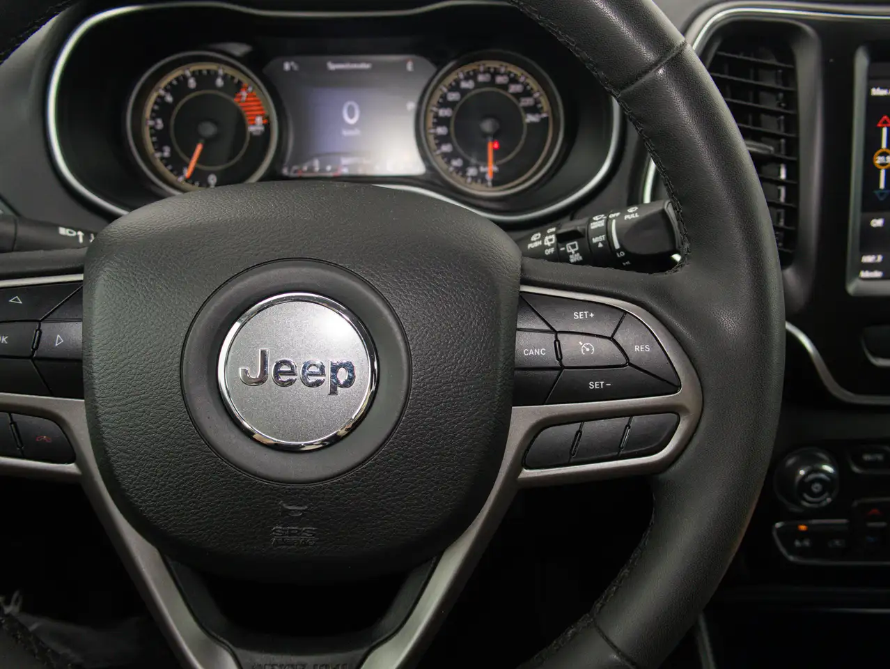 Jeep Cherokee снимка Jeep Cherokee