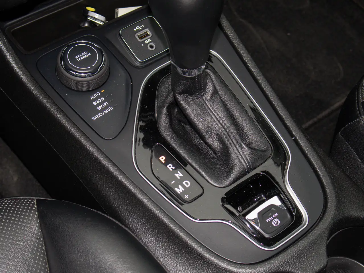 Jeep Cherokee снимка Jeep Cherokee