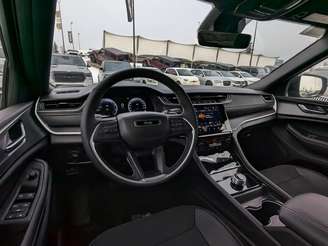Jeep Grand Cherokee снимка Jeep Grand Cherokee