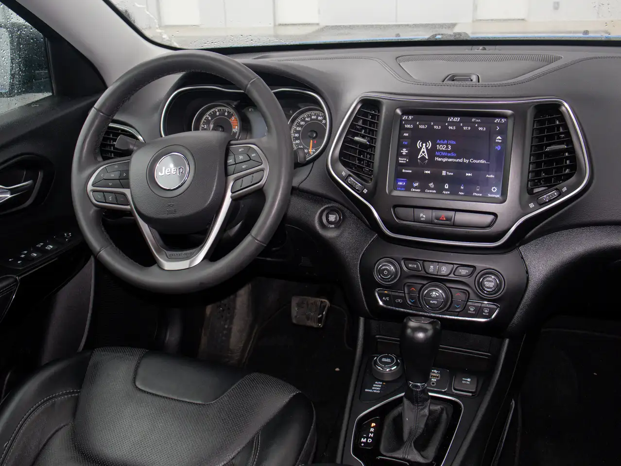 Jeep Cherokee снимка Jeep Cherokee