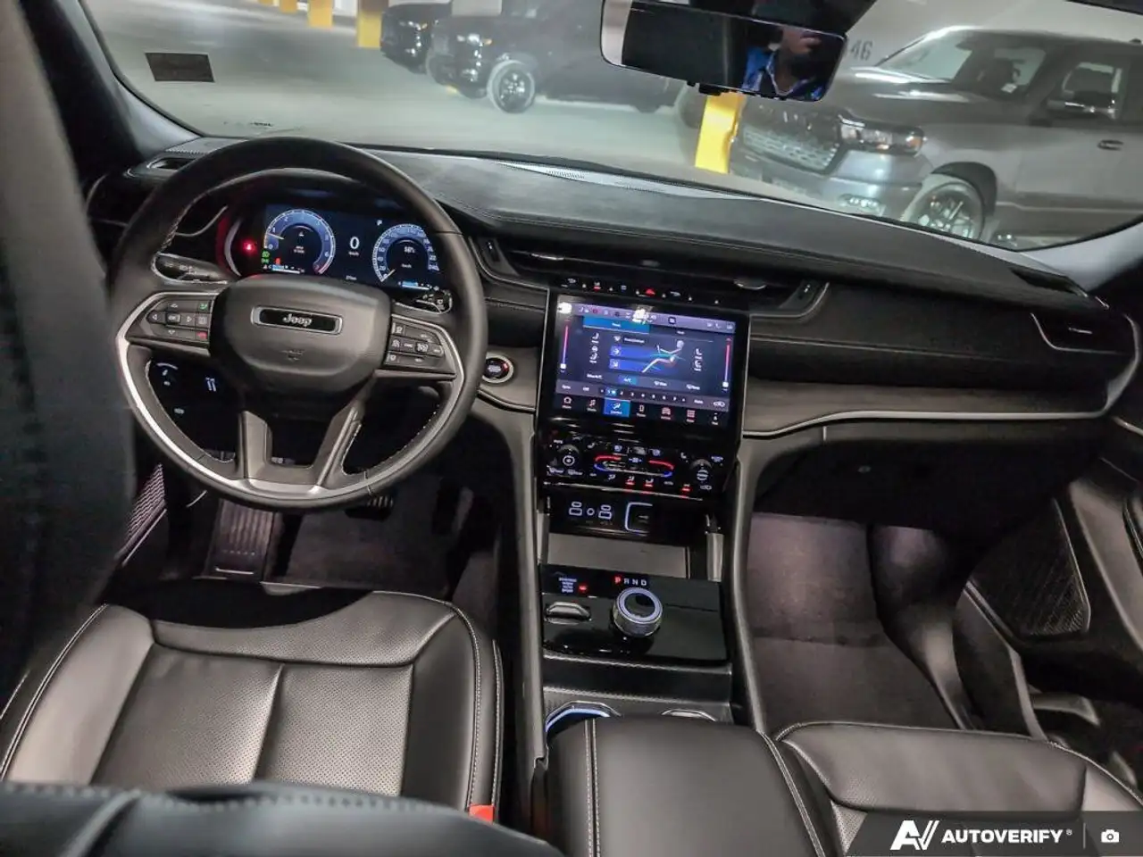 Jeep Grand Cherokee снимка Jeep Grand Cherokee