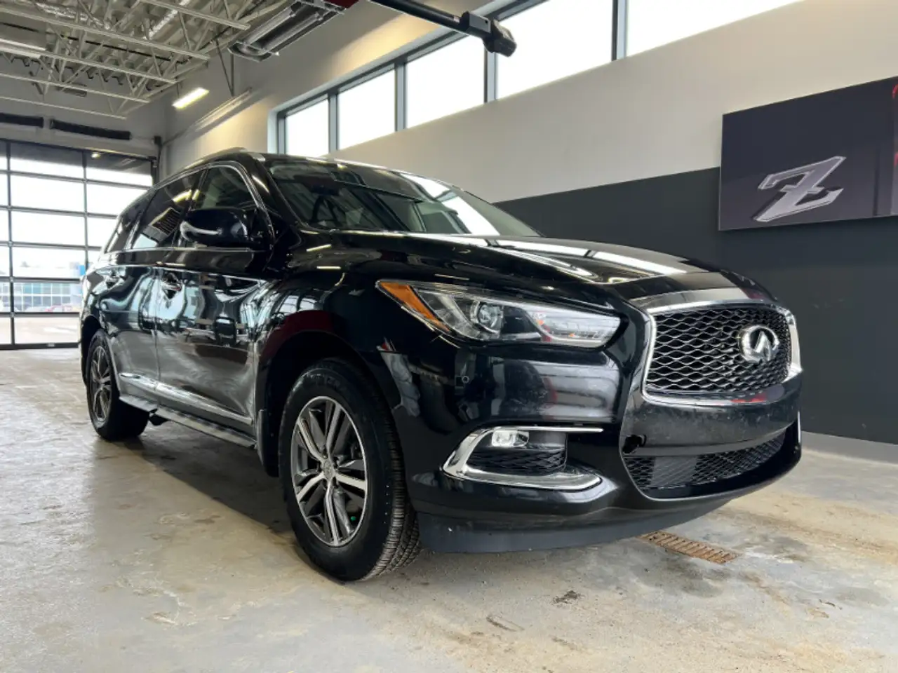 Infiniti QX60 снимка Infiniti QX60