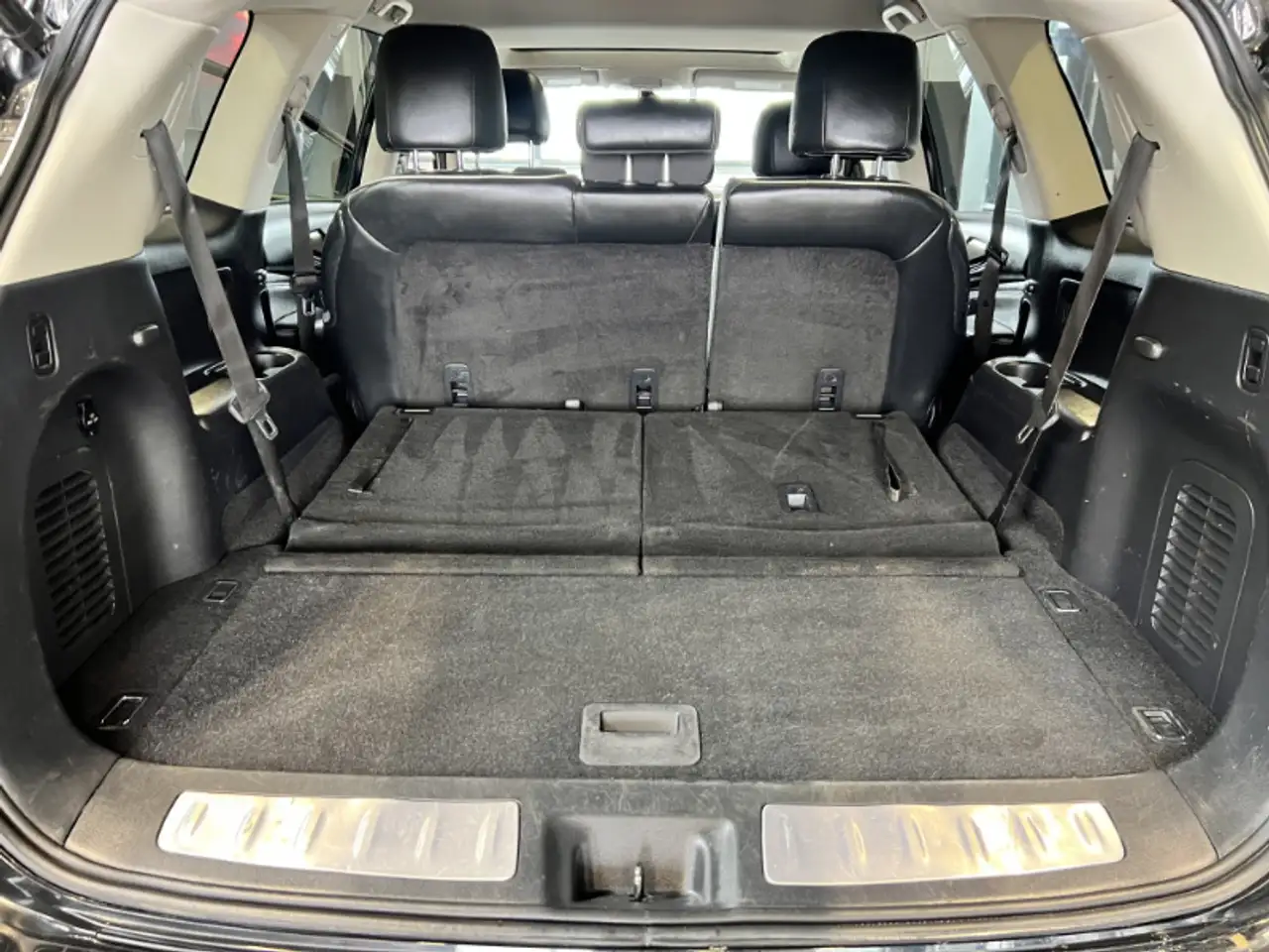 Infiniti QX60 снимка Infiniti QX60