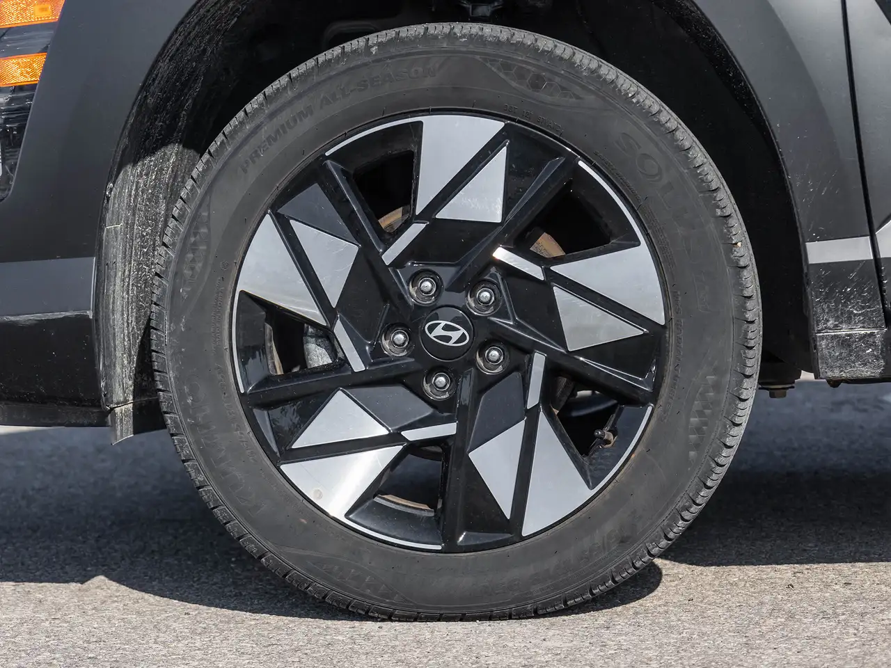 Hyundai KONA снимка Hyundai KONA