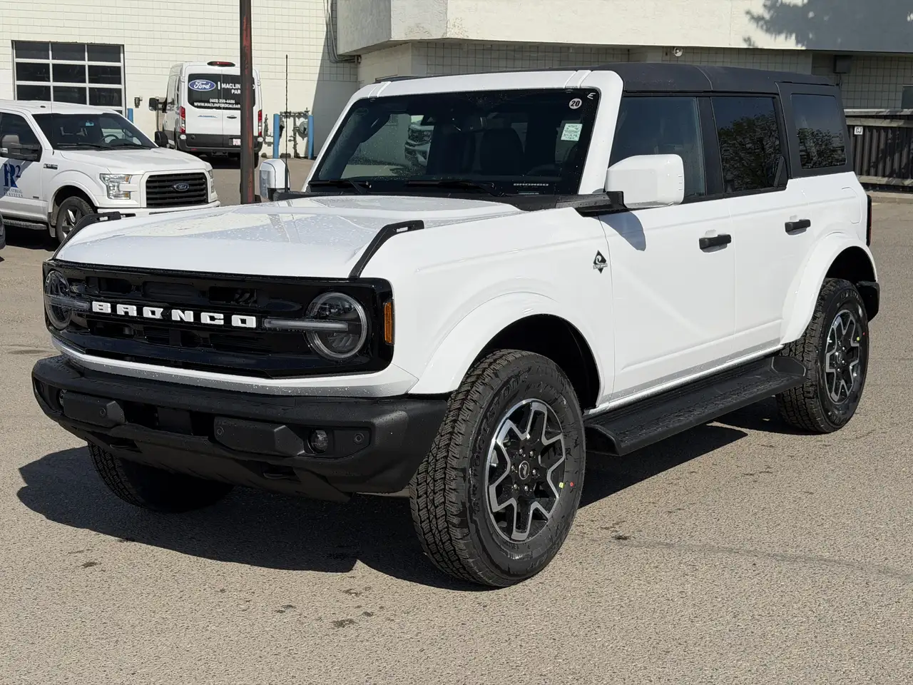 Ford Bronco photo Ford Bronco