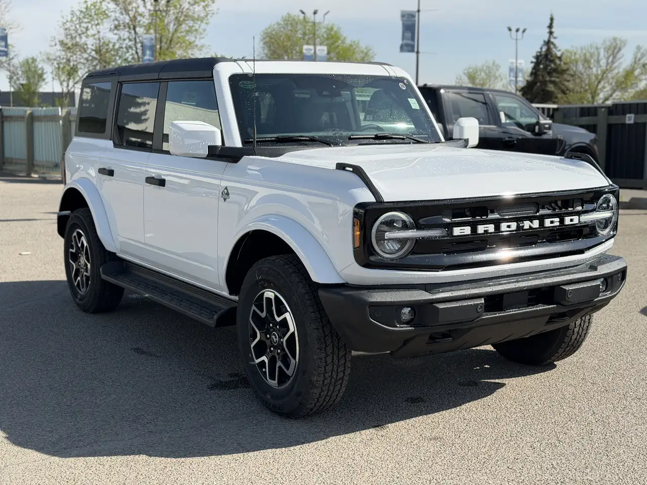 Ford Bronco photo Ford Bronco
