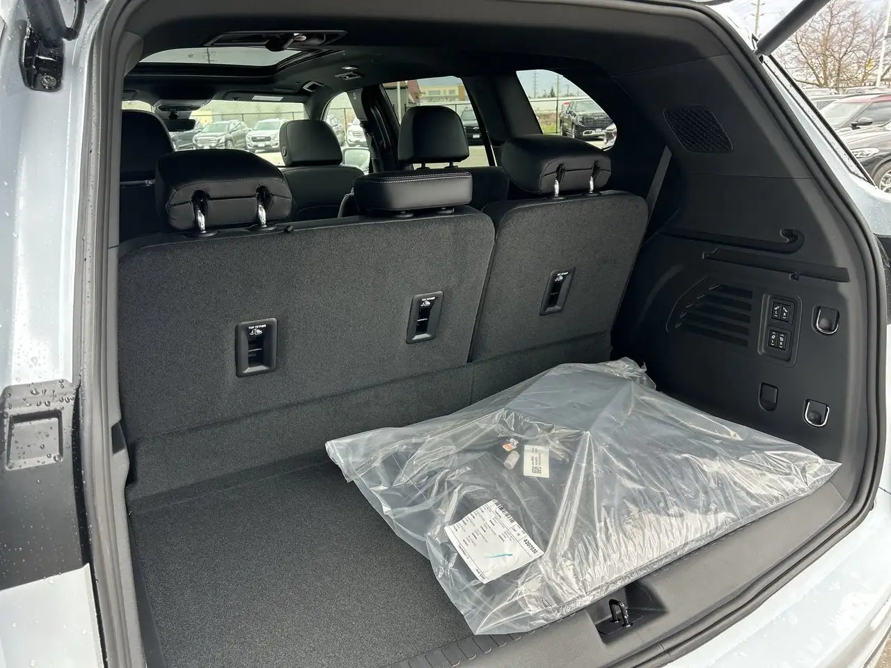 Buick Enclave снимка Buick Enclave