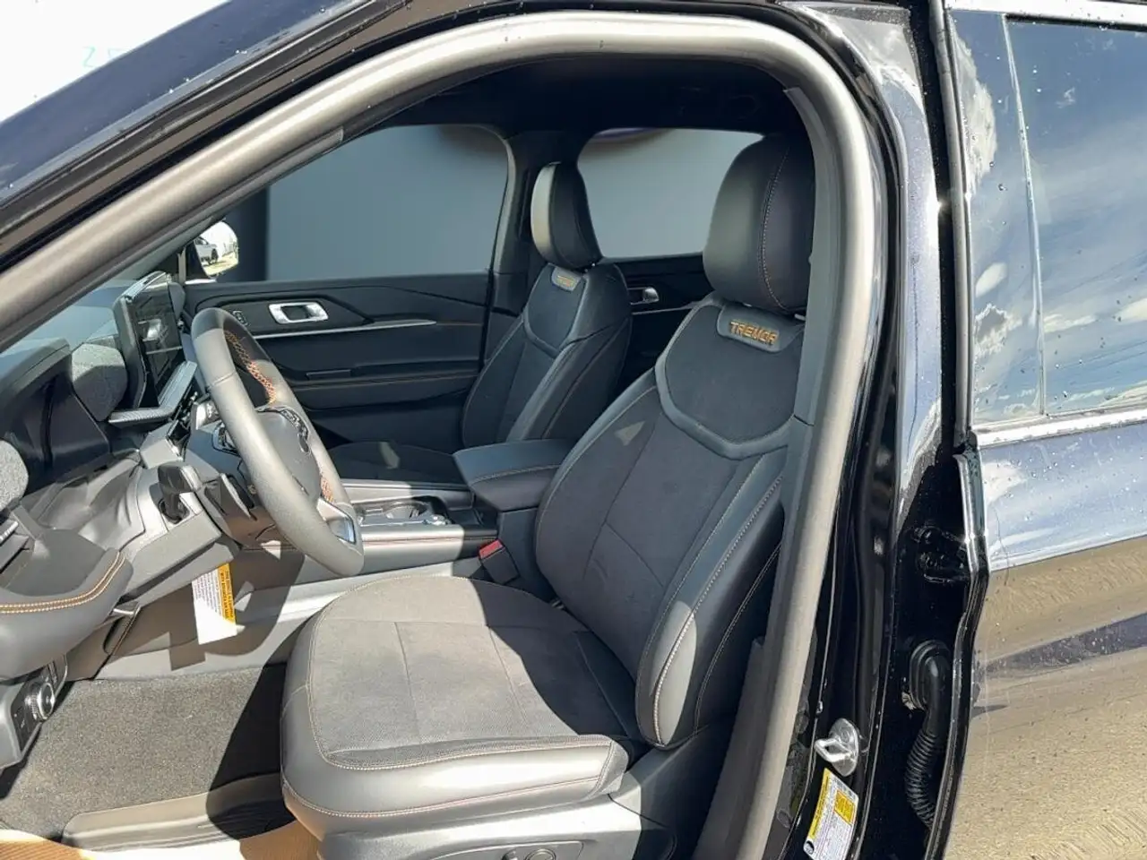 Ford Explorer снимка Ford Explorer
