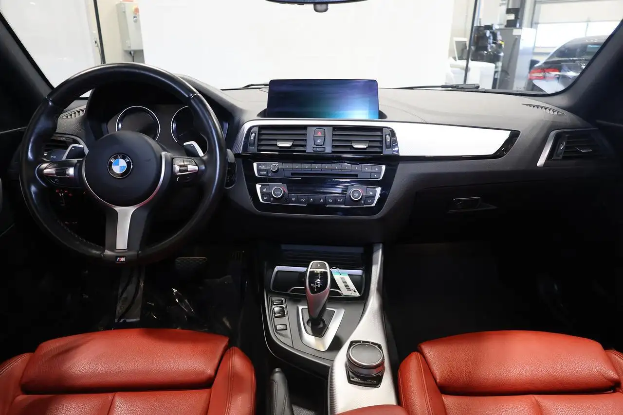 BMW 2 Series снимка BMW 2 Series