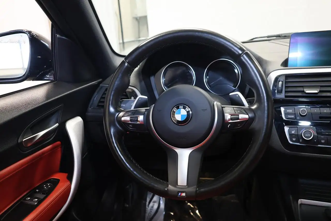 BMW 2 Series снимка BMW 2 Series