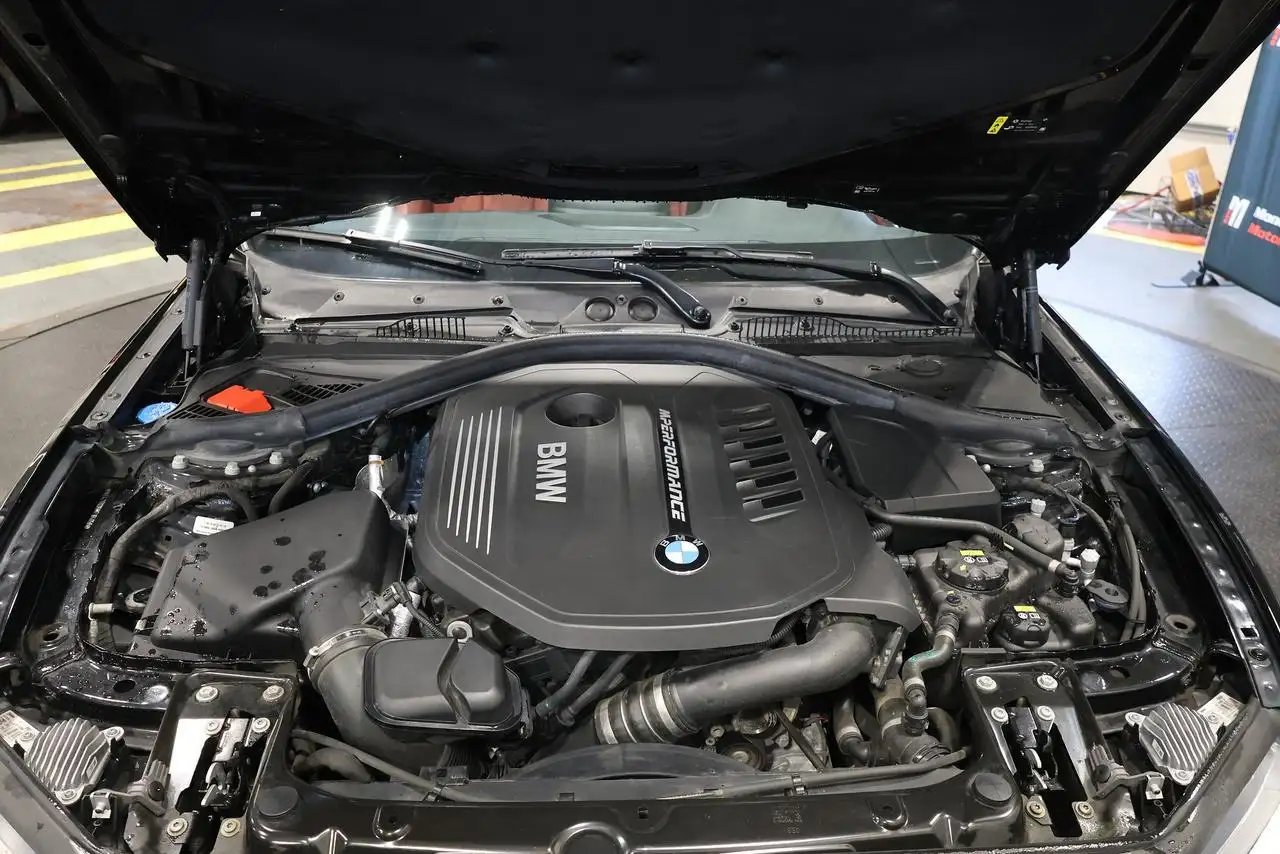 BMW 2 Series снимка BMW 2 Series