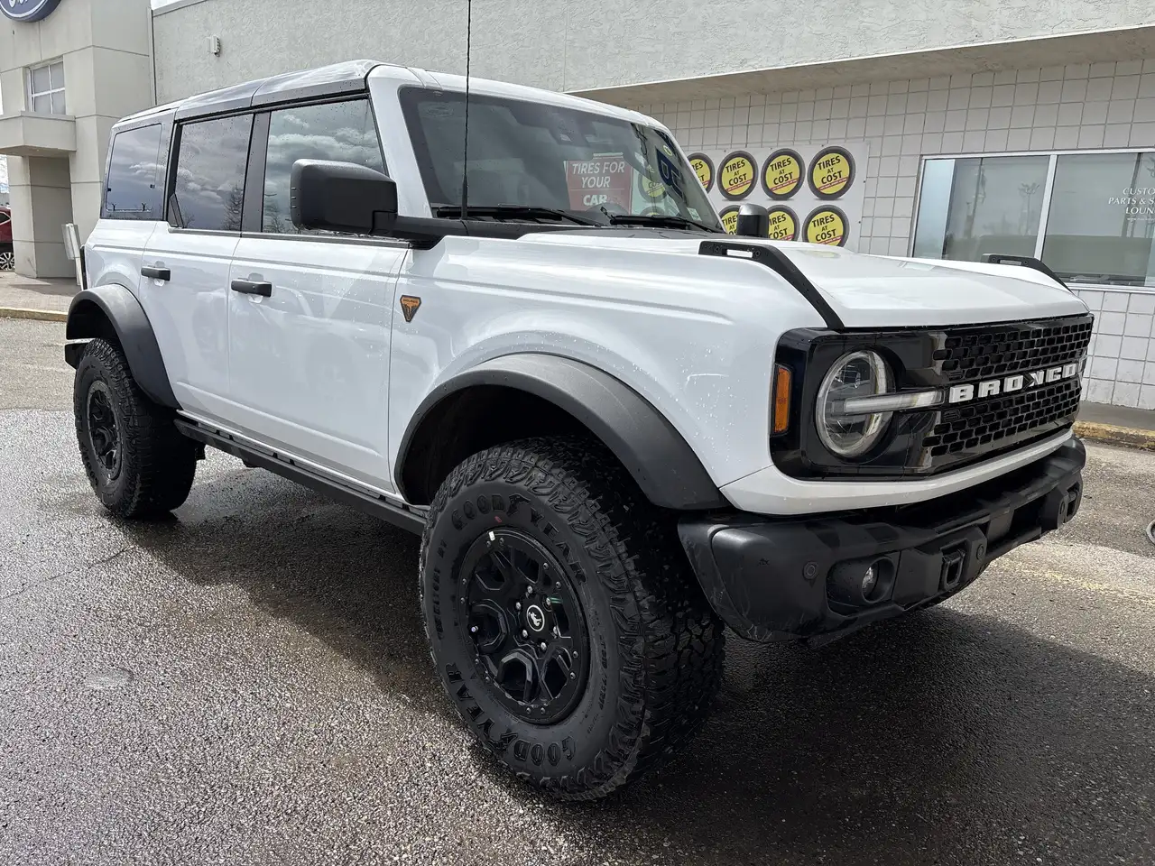 Ford Bronco снимка Ford Bronco