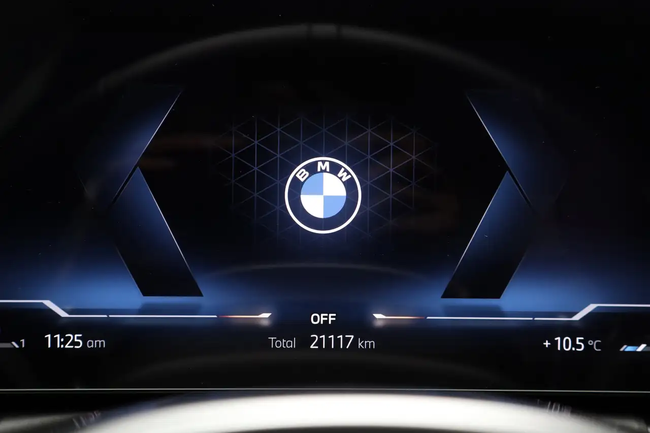 BMW 3 Series снимка BMW 3 Series