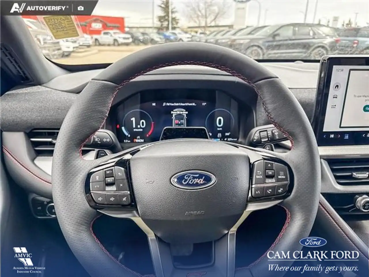 Ford Explorer снимка Ford Explorer