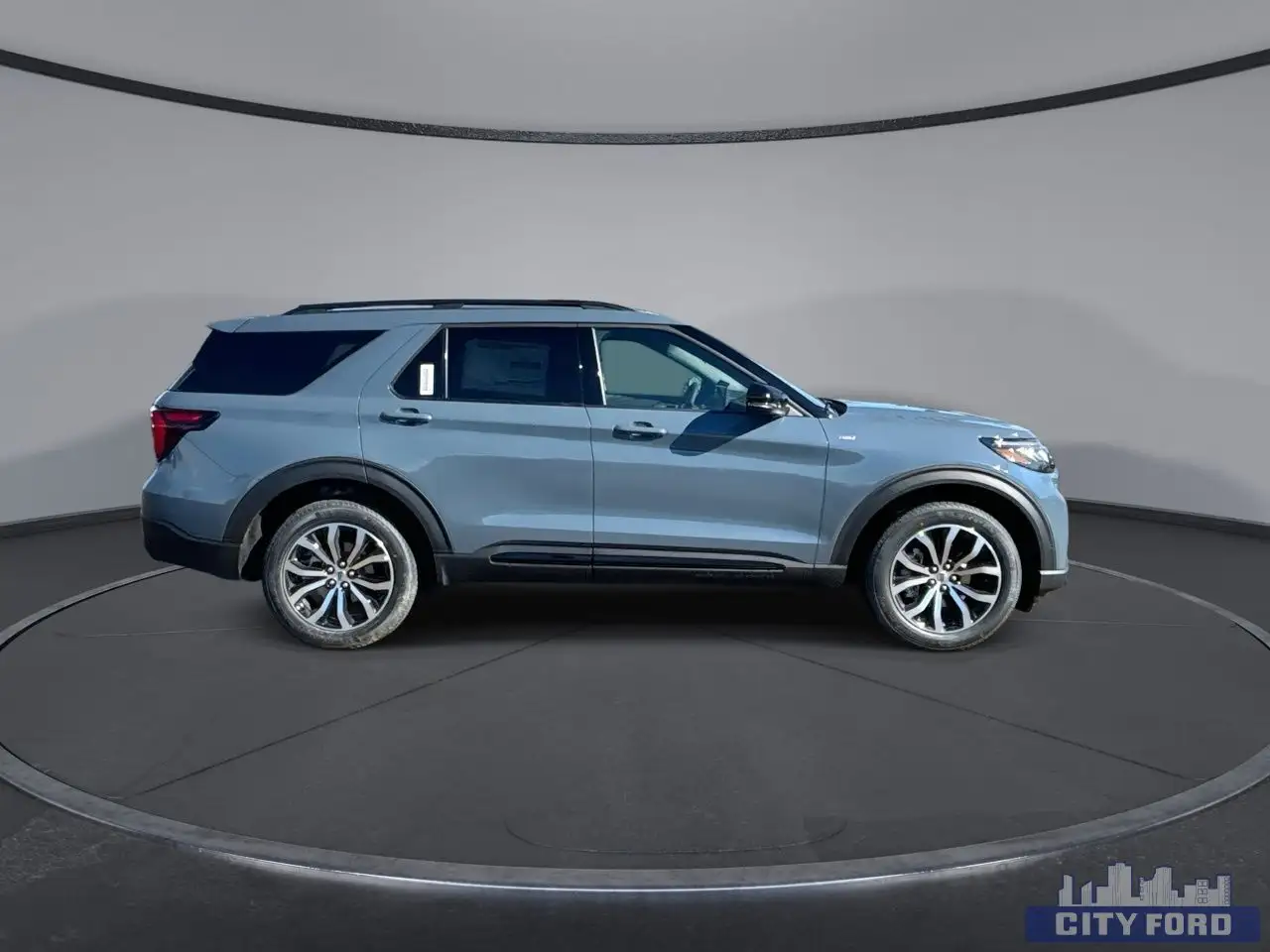 Ford Explorer снимка Ford Explorer